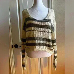 Freshman NWT knit sweater